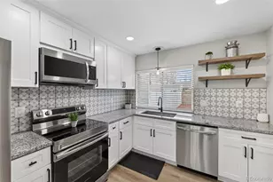 7228 S Vine Ct, Centennial, CO 80122 - Photo 7