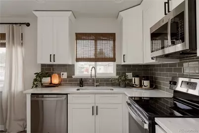 3233 Jasmine Street, Denver, CO 80207 - Photo 9