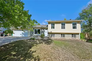 1555 S Sedalia St, Aurora, CO 80017 - Photo 3