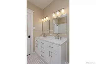 915 N Clarkson St, Denver, CO 80218 - Photo 27
