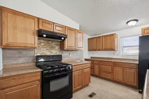 6185 E 81st Ave, Dupont, CO 80024 - Photo 9