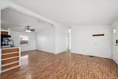 6185 E 81st Avenue, Dupont, CO 80024 - Photo 5