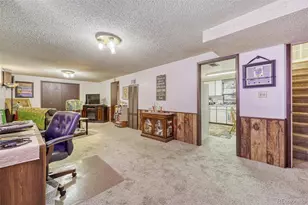 10220 Carmody Ln, Lakewood, CO 80227 - Photo 17