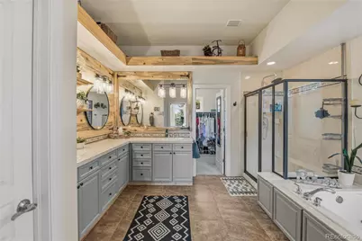 25042 E Davies Drive, Aurora, CO 80016 - Photo 17