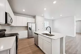 4581 N Versailles Way, Aurora, CO 80019 - Photo 11