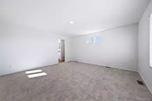 21781 E 46th Pl, Aurora, CO 80019 - Photo 35