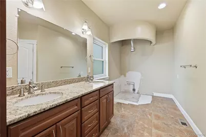 2057 S Ironton Court, Aurora, CO 80014 - Photo 15