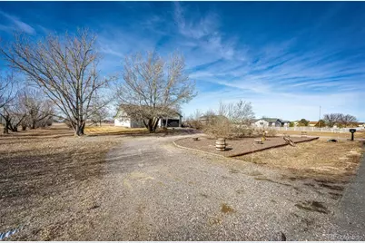 825 Cherokee Street, Strasburg, CO 80136 - Photo 31