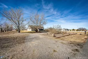 825 Cherokee St, Strasburg, CO 80136 - Photo 31