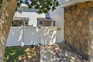 2528 S Vaughn Way, Aurora, CO 80014 - Photo 3