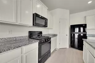 307 Thomas Ave, Keenesburg, CO 80643 - Photo 5