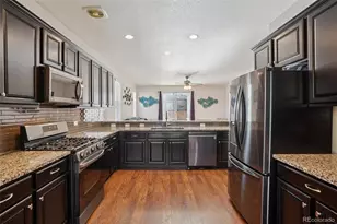 25208 E Ellsworth Pl, Aurora, CO 80018 - Photo 5