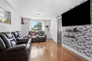 556 Elmira St, Aurora, CO 80010 - Photo 5