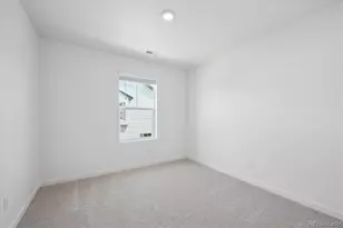 718 N Ukraine St, Aurora, CO 80018 - Photo 17