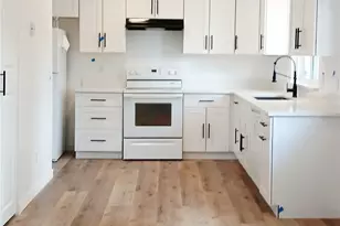 19094 E Kansas Dr, Aurora, CO 80017 - Photo 3