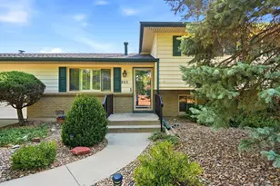 893 S Oswego Ct, Aurora, CO 80012 - Photo 5