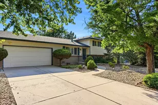 893 S Oswego Ct, Aurora, CO 80012 - Photo 3