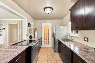 7990 Crest Dr, Lakewood, CO 80214 - Photo 11
