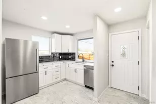 6890 Ivanhoe St, Commerce City, CO 80022 - Photo 7