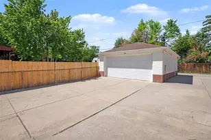 1385 Dayton St, Aurora, CO 80010 - Photo 31