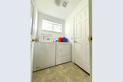 5543 Helena Court, Denver, CO 80239 - Photo 7