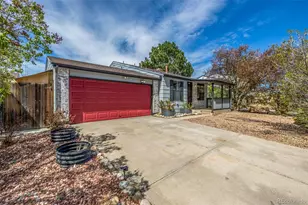 215 McKinley Dr, Bennett, CO 80102 - Photo 3