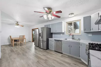 424 W Union Avenue, La Salle, CO 80645 - Photo 7