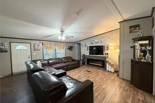 1790 Eisenhower Way, Aurora, CO 80011 - Photo 7