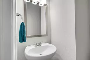 24831 E 33rd Dr, Aurora, CO 80019 - Photo 17