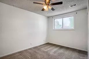 5542 Sable St, Denver, CO 80239 - Photo 15