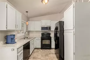 3310 Bridgewater Dr, Colorado Springs, CO 80916 - Photo 9