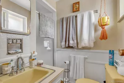 3220 S Fulton Court, Denver, CO 80231 - Photo 15