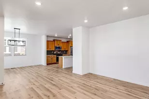697 N Ukraine St, Aurora, CO 80018 - Photo 7