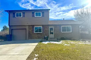 752 Lewiston St, Aurora, CO 80011 - Photo 1