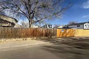 752 Lewiston St, Aurora, CO 80011 - Photo 23