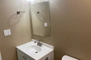 2835 S Monaco Parkway, Denver, CO 80222 - Photo 13