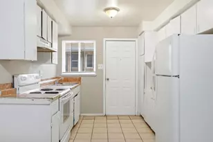 1735 Chester St, Aurora, CO 80010 - Photo 21