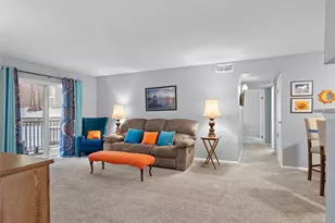 902 S Walden St, Aurora, CO 80017 - Photo 5