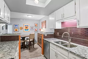 902 S Walden St, Aurora, CO 80017 - Photo 13