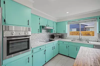 520 Iola Street, Aurora, CO 80010 - Photo 15
