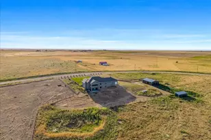 45425 Wolf Creek Dr, Bennett, CO 80102 - Photo 47