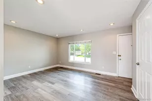 4674 S Estes St, Littleton, CO 80123 - Photo 5