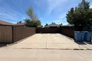 1687 Moline St, Aurora, CO 80010 - Photo 17