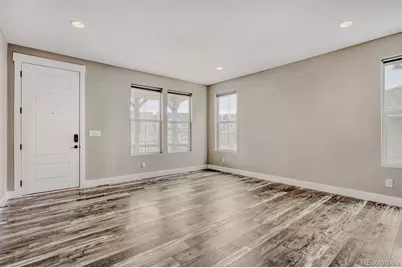 8055 S Elk Court, Aurora, CO 80016 - Photo 7
