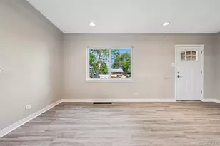 3290 Magnolia St, Denver, CO 80207 - Photo 9