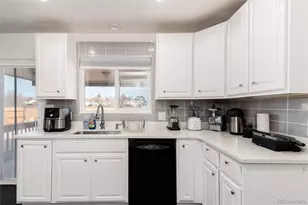 2118 S Mobile Way, Aurora, CO 80013 - Photo 15