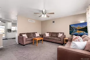 2118 S Mobile Way, Aurora, CO 80013 - Photo 9