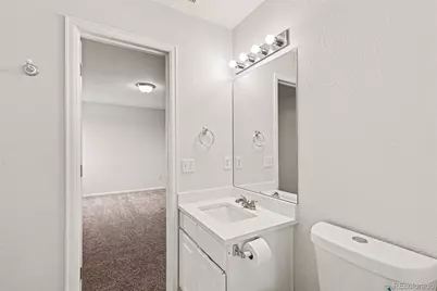 9737 Eagle Creek Parkway, Commerce City, CO 80022 - Photo 17