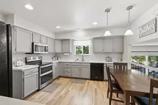 7977 W Morraine Dr, Littleton, CO 80128 - Photo 3