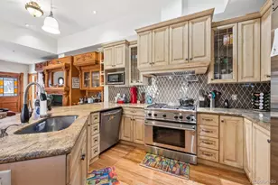 1022 Pearl St, Denver, CO 80203 - Photo 9